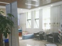 -茂菊口腔连锁(浦东南路店)