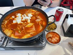 部队火锅-HONGA HONGA雄家(曹路店)