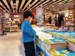 -第5大道精品休闲购物广场