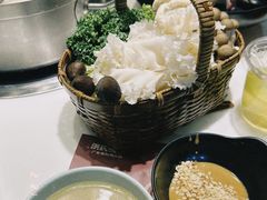 -洪氏嗨捞·猪肚鸡火锅(阳光天地店)