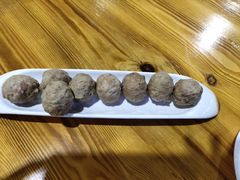 -五指山生态小黄牛(皮皮虾海鲜广场店)
