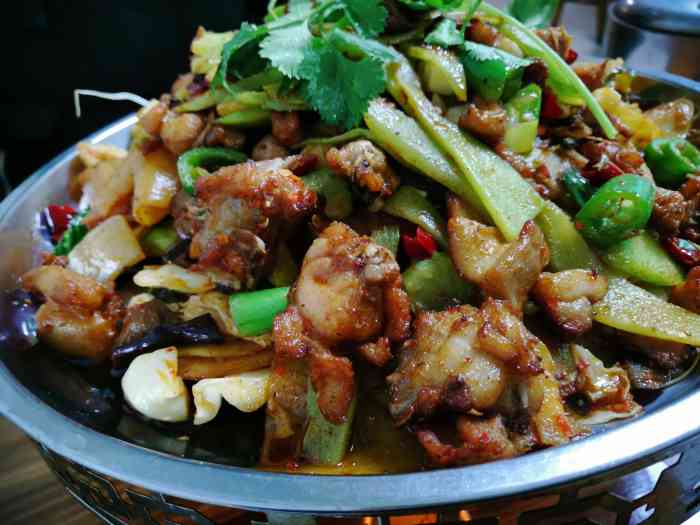 盐都干锅王-"在外实习,终于打卡了学校心心念念的干锅,.