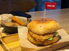 -必胜客(巴沟店)