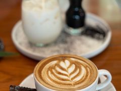 -Chom Cafe and Restaurant