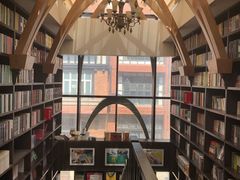 -钟书阁(松江泰晤士小镇店)