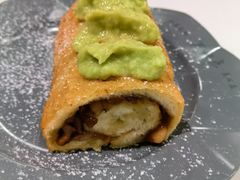 牛油果阿妈生旧叉烧卷-喜势点·糖沙翁手工茶点·本地人茶居(永庆坊店)