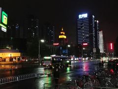 -新百广场(地铁站)