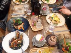 -FLOVIE FLORIST CAFE