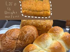 -HOT CRUSH趁热集合·现烤面包(上海环球港店)