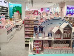-名创优品(山东青岛华润万象城店)