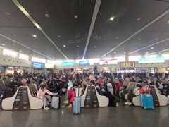 二楼候车大厅-岳阳东站