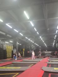 -零重力蹦床空间·滑梯·海洋球·团建(奥特莱斯店)