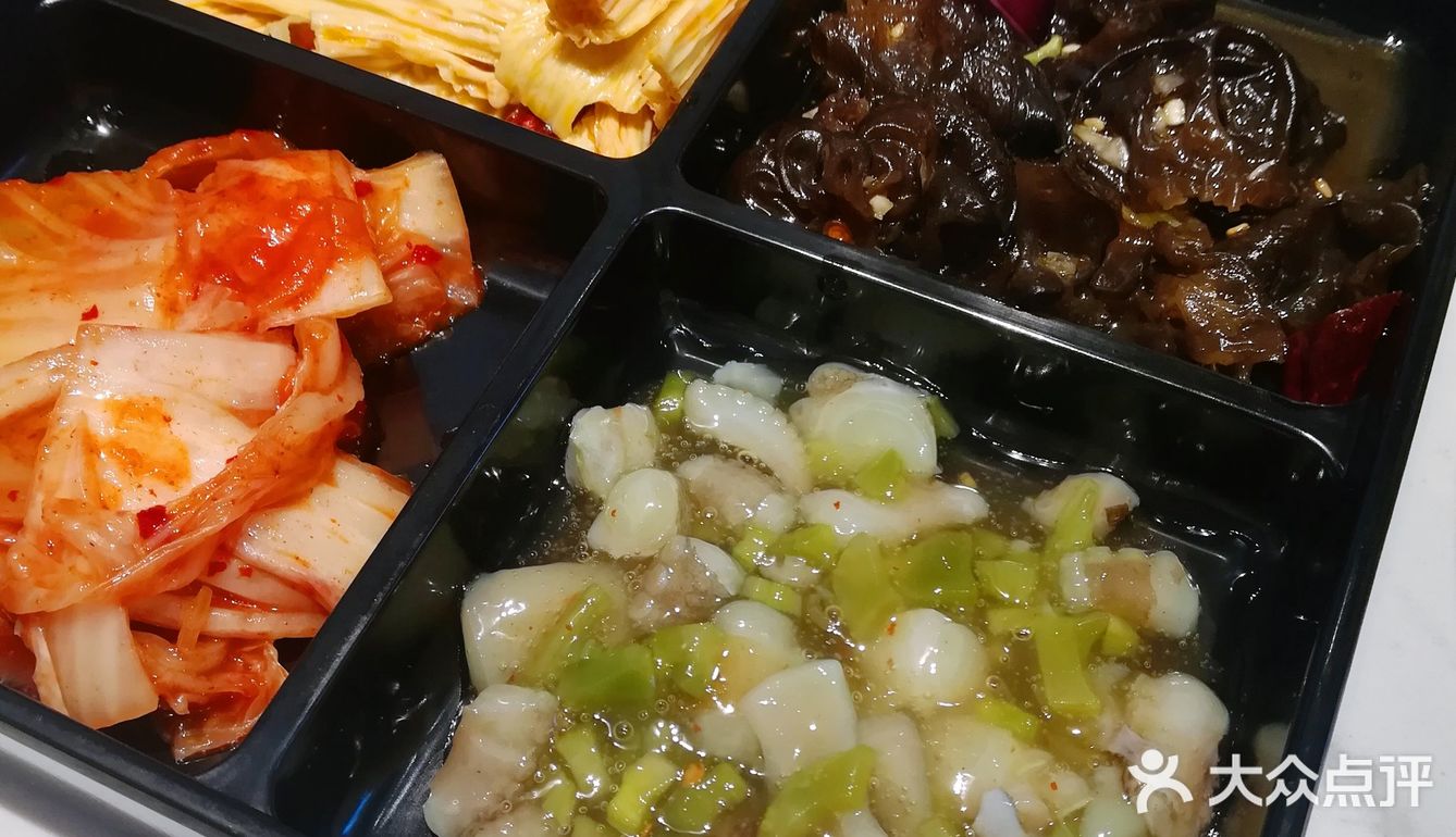 前菜、水果、生菜都是不限量自助，性价比不错