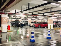 -虹桥火车站-停车场