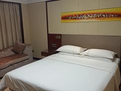 -济南南辛庄地铁站银座佳悦酒店