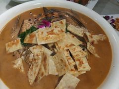 -阿三鱼头泡饼·家常菜