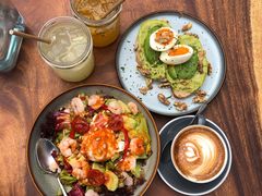 牛油果煮蛋吐司-RAC BAR(安福路店)