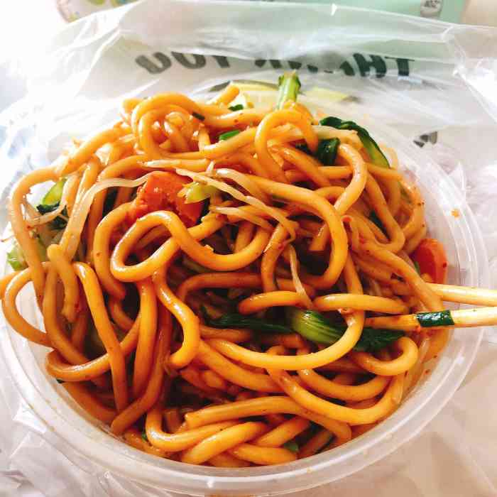 良记大南门牛肉包(余桥店)-"前几天上午点的早点外卖,一碗炒面,10个.