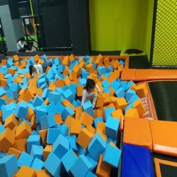 -蹦贝运动中心·蹦床·攀岩·闯关(龙岗店)