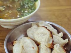 -黄阿姨锅贴大王(万航渡路店)