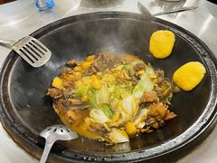 -粘豆包柴火铁锅炖