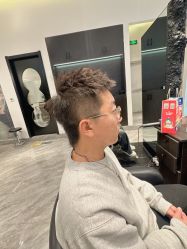 -BULB STUDIO 巴柏明星发型工作室