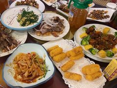 -丝路天山酒店(国际大巴扎店)