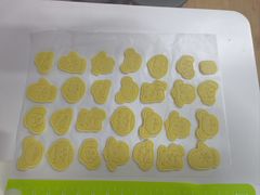 -三只小羊蛋糕DIY烘焙·拼豆·银饰(光谷店)