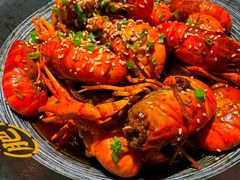 -肥肥虾庄·金牌油焖大虾(汉街SKP店)