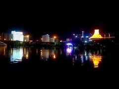 夜景-星巴克(南宁民歌湖店)