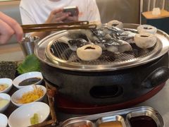 -围炉肉舍•炭烤活鳗•丹东海鲜烤肉(步行街店)