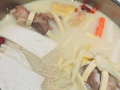 -三人行骨头王火锅(长寿店)