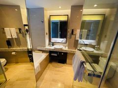 -上海龙之梦万丽酒店