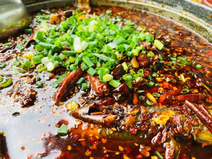 堰坝鱼庄(前进路店)-"要排队,早点去!干烧黄辣丁先问有没有.