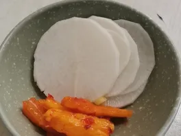 白**