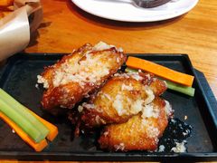 蒜香黄油鸡翅-五棵松火鬼披萨