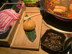 飞鱼籽墨鱼滑-湊湊火锅·茶憩(杭州湖滨银泰in77店)