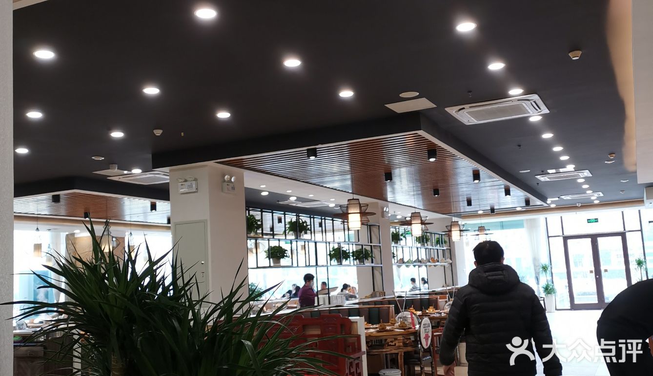 店家建议要三斤牛肉，送了一斤半牛排