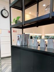 -丁和李朴美发沙龙