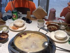 -三人行骨头王火锅(长寿店)