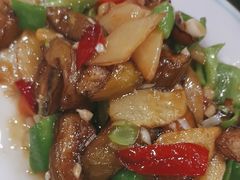 -鹤乡东北菜(崮山路店)