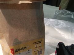 -麦当劳(轻轨曹杨路店)