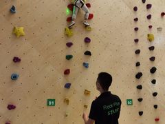-ROCKPLUS攀岩馆(环宇城店)