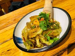 尖椒擂茄子-老滇山寨•云南特色菜•地方菜•民族风情歌舞表演(金碧店)