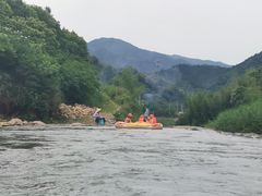 -虎啸峡漂流