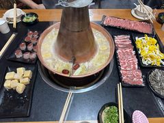 -果松木炭酸菜铜火锅·外婆参鸡汤