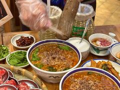 -云阿蛮云南生烫牛肉米线(奉贤路店)