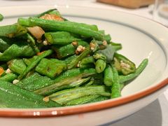 黏汁秋葵炒长豆角-老湘亲·品鉴湘菜(湖里店)