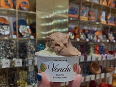 -VENCHI 闻绮(上海佛罗伦萨小镇店)