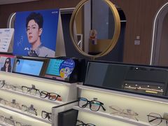 -爱视眸Eyeblling眼镜·依视路·蔡司镜片折扣店(百联南方商城购物中心)